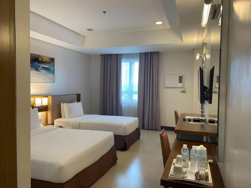 Diversion 21 Hotel Iloilo Extérieur photo